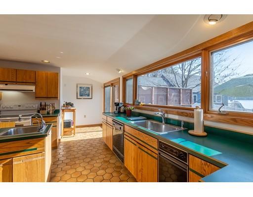 561 Reservoir Road Lunenburg, MA 01462 - Photo 11 of 30