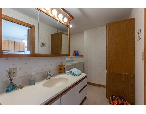 561 Reservoir Road Lunenburg, MA 01462 - Photo 13 of 30