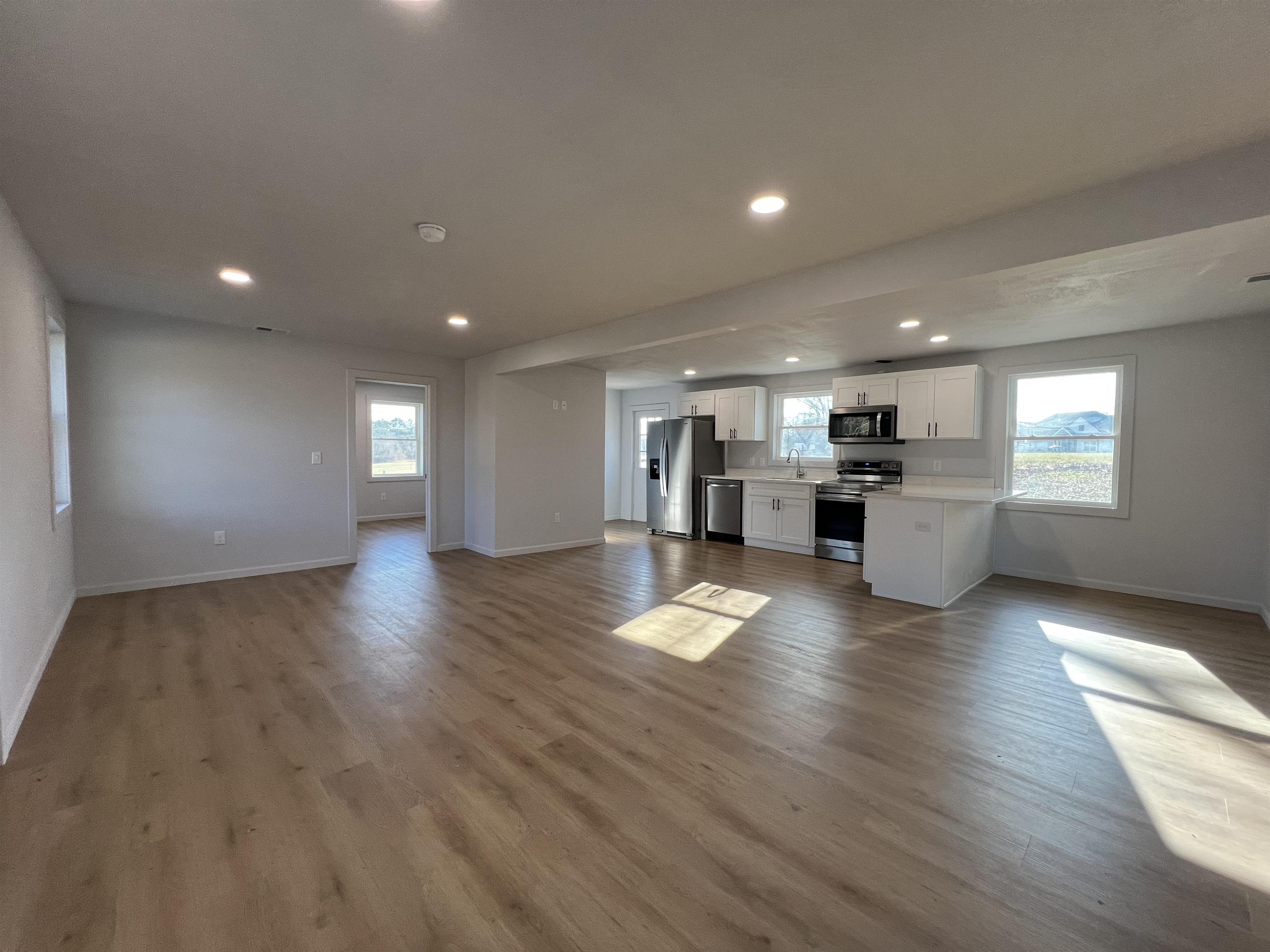 530 Walnut Hill Church Road Campobello, SC 29322 - Photo 2 of 11