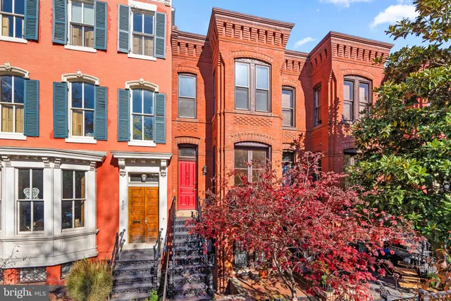 $1,395,000 | 812 E Street Southeast, Washington, DC 20003