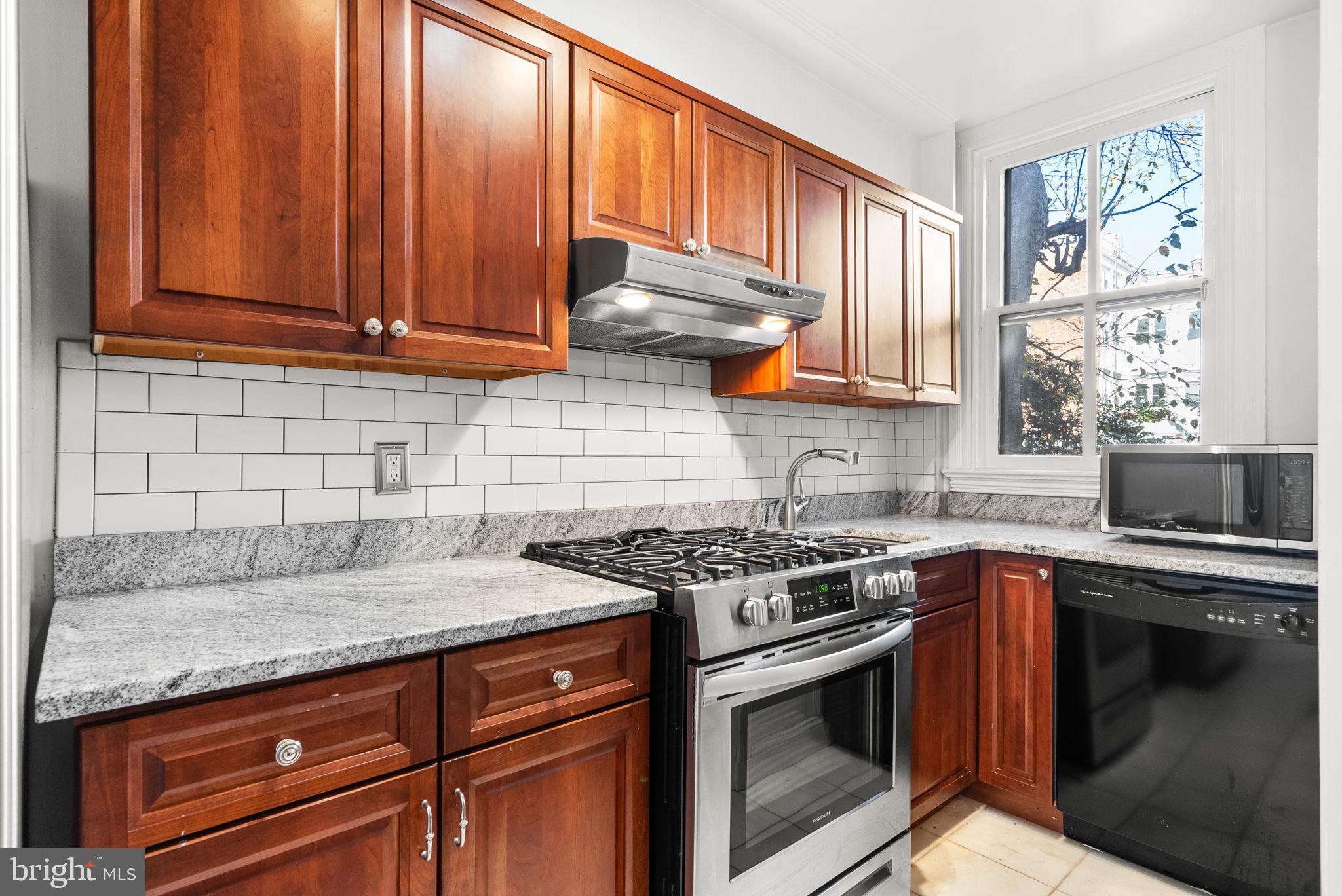 812 E Street Southeast Washington, DC 20003 - Photo 13 of 61 Kitchen