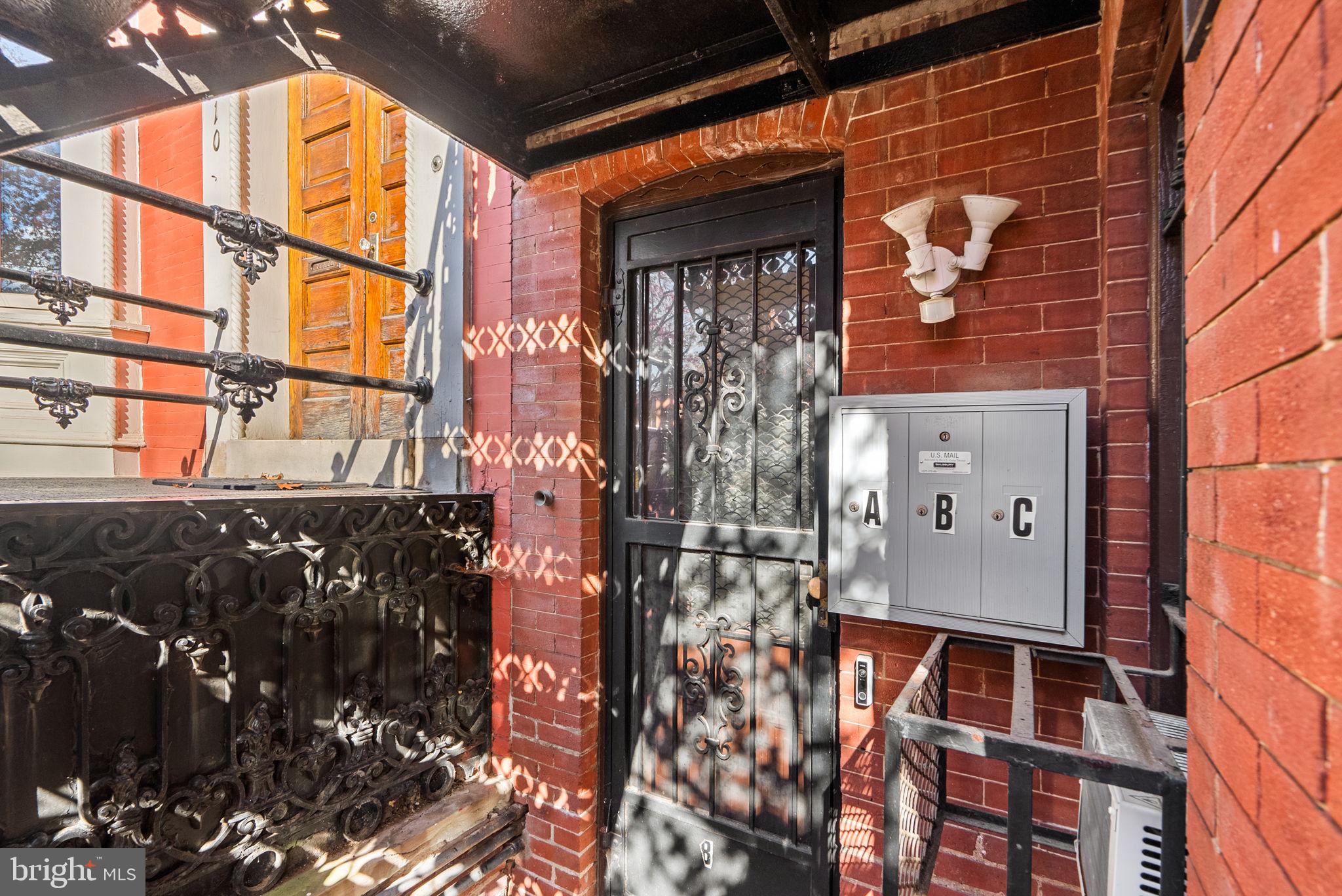 812 E Street Southeast Washington, DC 20003 - Photo 25 of 61 Exterior English Basement