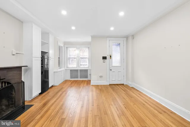 $1,395,000 | 812 E Street Southeast, Washington, DC 20003