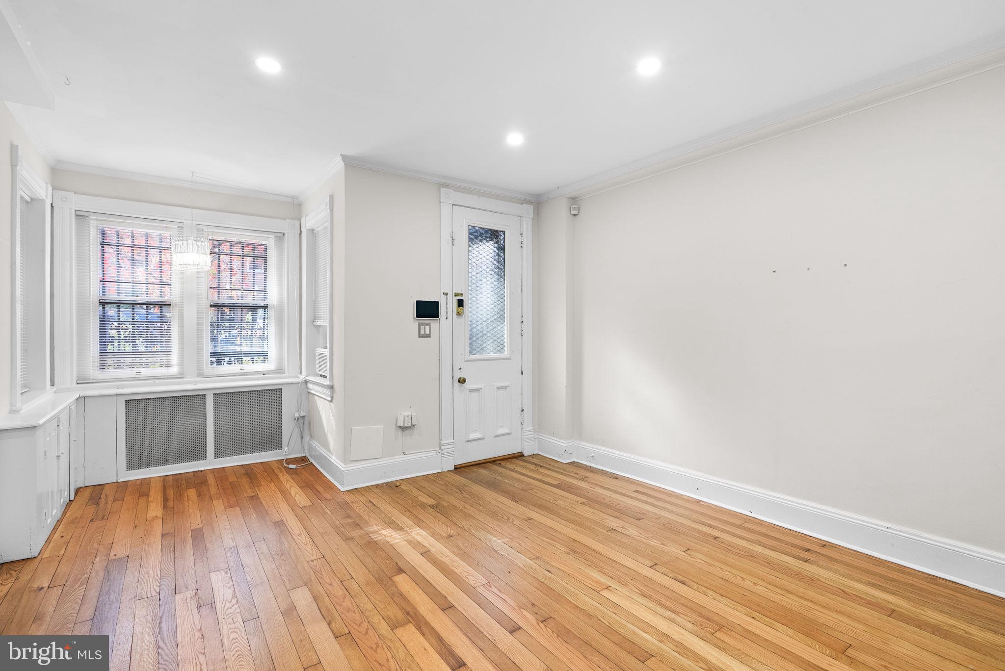 812 E Street Southeast Washington, DC 20003 - Photo 29 of 61 Living Lower