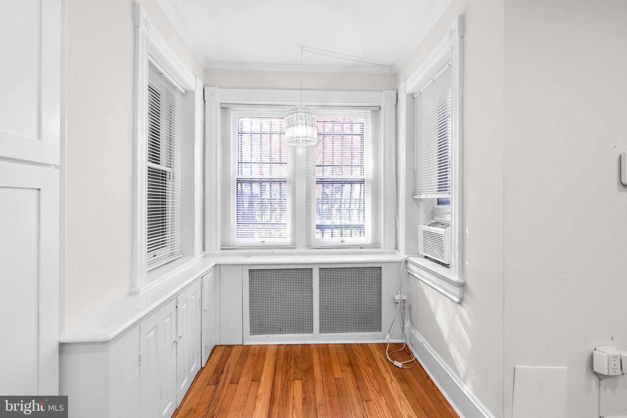 812 E Street Southeast Washington, DC 20003 - Photo 30 of 61 Living Lower