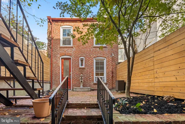 $1,395,000 | 812 E Street Southeast, Washington, DC 20003
