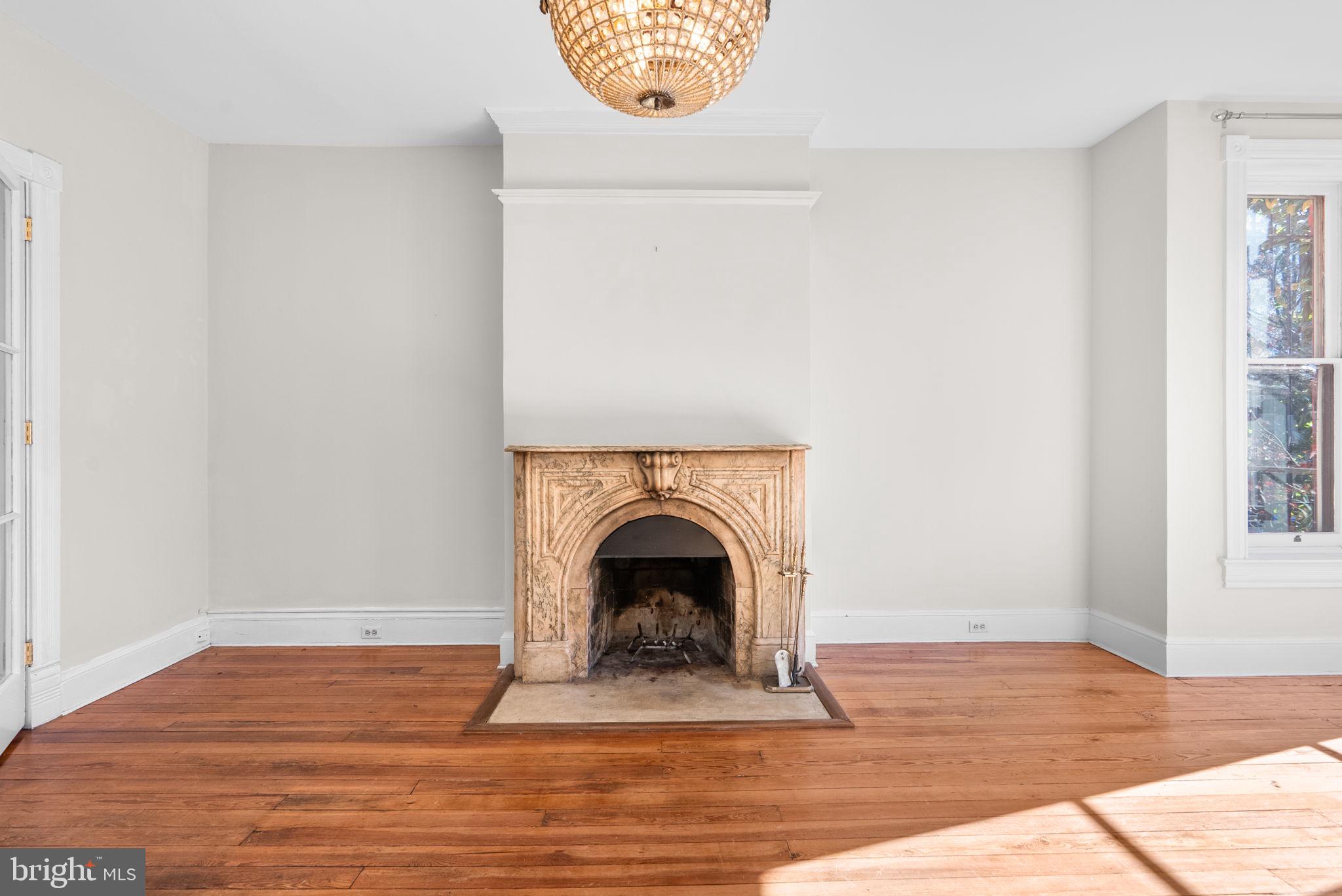 812 E Street Southeast Washington, DC 20003 - Photo 4 of 61 Living Room