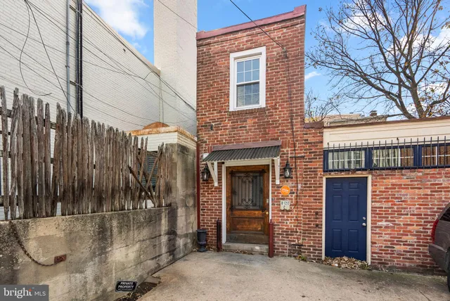 $1,395,000 | 812 E Street Southeast, Washington, DC 20003
