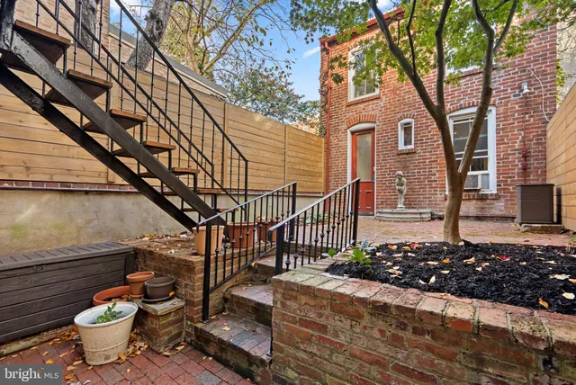 $1,395,000 | 812 E Street Southeast, Washington, DC 20003