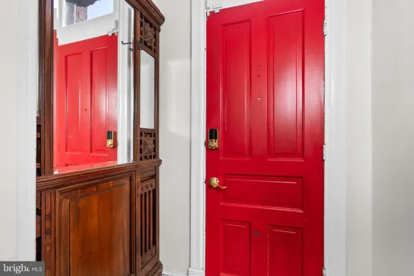 $1,395,000 | 812 E Street Southeast, Washington, DC 20003