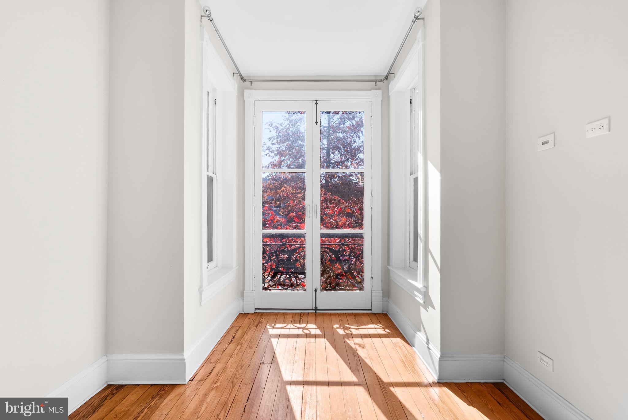 812 E Street Southeast Washington, DC 20003 - Photo 6 of 61 Living Room Bay Window