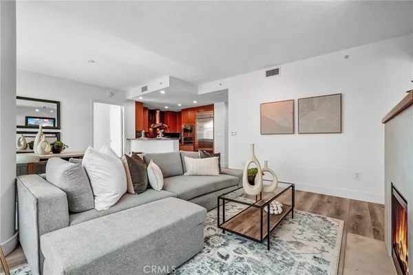 $1,025,000 | 3141 Michelson Drive, Unit 1306, Irvine, CA 92612