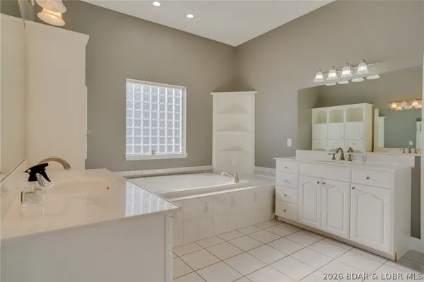 $1,099,999 | 66 Valencia Drive, Lake Ozark, MO 65049