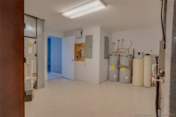 $1,099,999 | 66 Valencia Drive, Lake Ozark, MO 65049