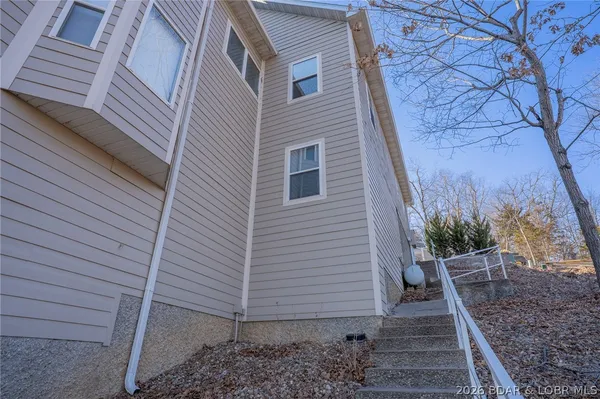 $1,099,999 | 66 Valencia Drive, Lake Ozark, MO 65049