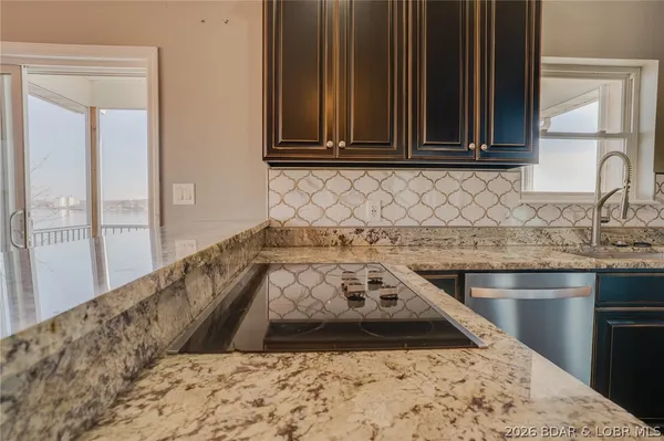 $1,099,999 | 66 Valencia Drive, Lake Ozark, MO 65049