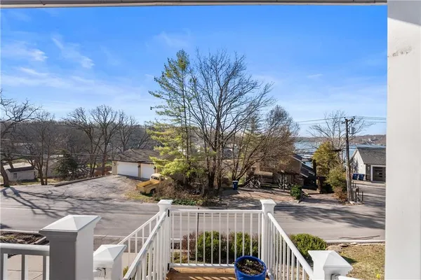 $515,000 | 57 Y St Lake, Lee's Summit, MO 64086