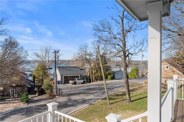 $515,000 | 57 Y St Lake, Lee's Summit, MO 64086