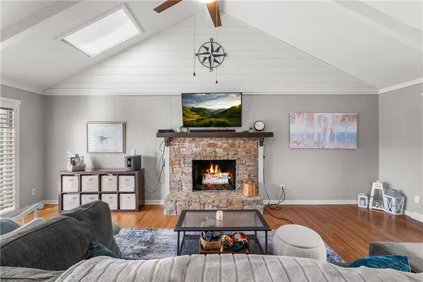 $515,000 | 57 Y St Lake, Lee's Summit, MO 64086