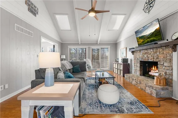 $515,000 | 57 Y St Lake, Lee's Summit, MO 64086