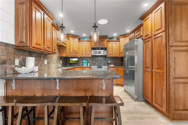 $515,000 | 57 Y St Lake, Lee's Summit, MO 64086