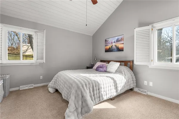 $515,000 | 57 Y St Lake, Lee's Summit, MO 64086