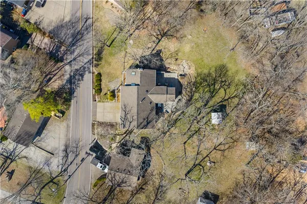 $515,000 | 57 Y St Lake, Lee's Summit, MO 64086