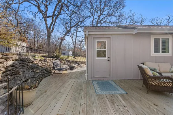 $515,000 | 57 Y St Lake, Lee's Summit, MO 64086