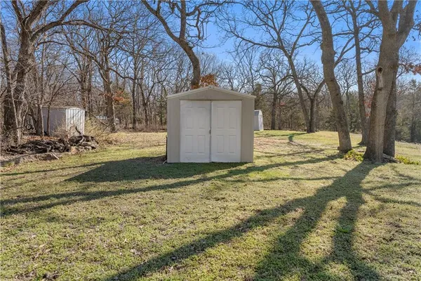 $515,000 | 57 Y St Lake, Lee's Summit, MO 64086