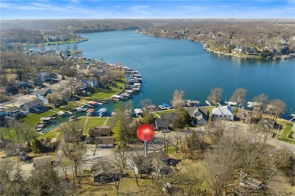 $515,000 | 57 Y St Lake, Lee's Summit, MO 64086