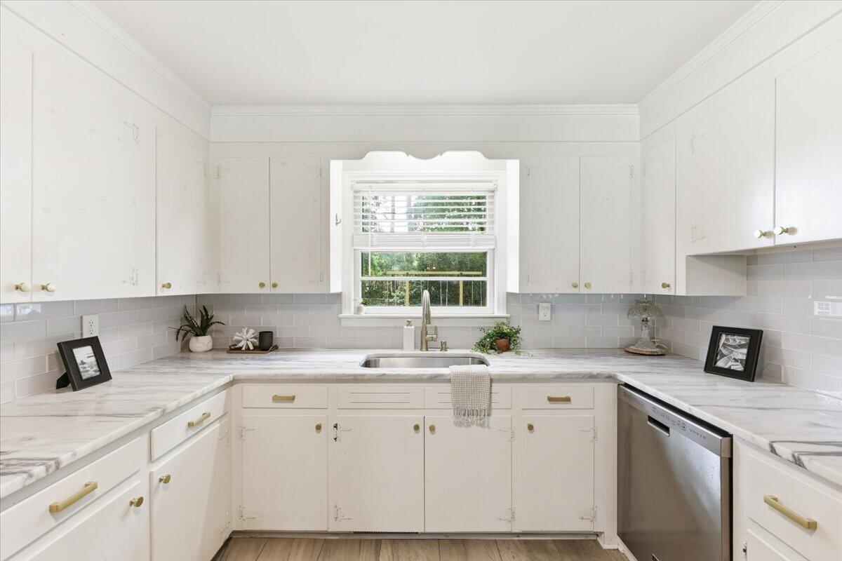 2627 Ridgewood Avenue Charleston, SC 29414 - Photo 5 of 24 09-2627_009