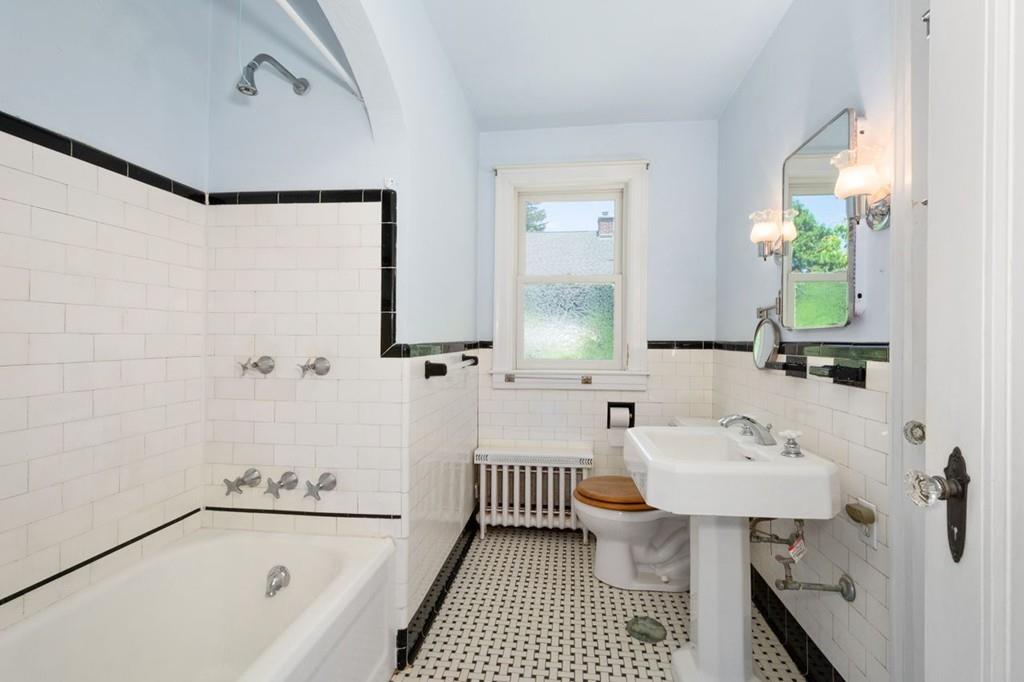 20 Dellwood Road Worcester, MA 01602 - Photo 23 of 39