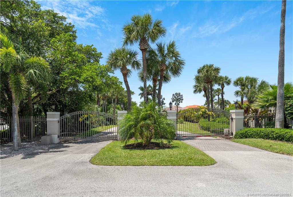 4070 Northeast Joes Point Road Stuart, FL 34996 - Photo 2 of 19 a view of a park