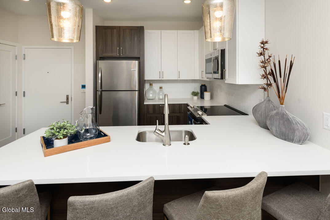 6051 State Farm Road, Unit 118 Guilderland, NY 12084 - Photo 5 of 24 P1