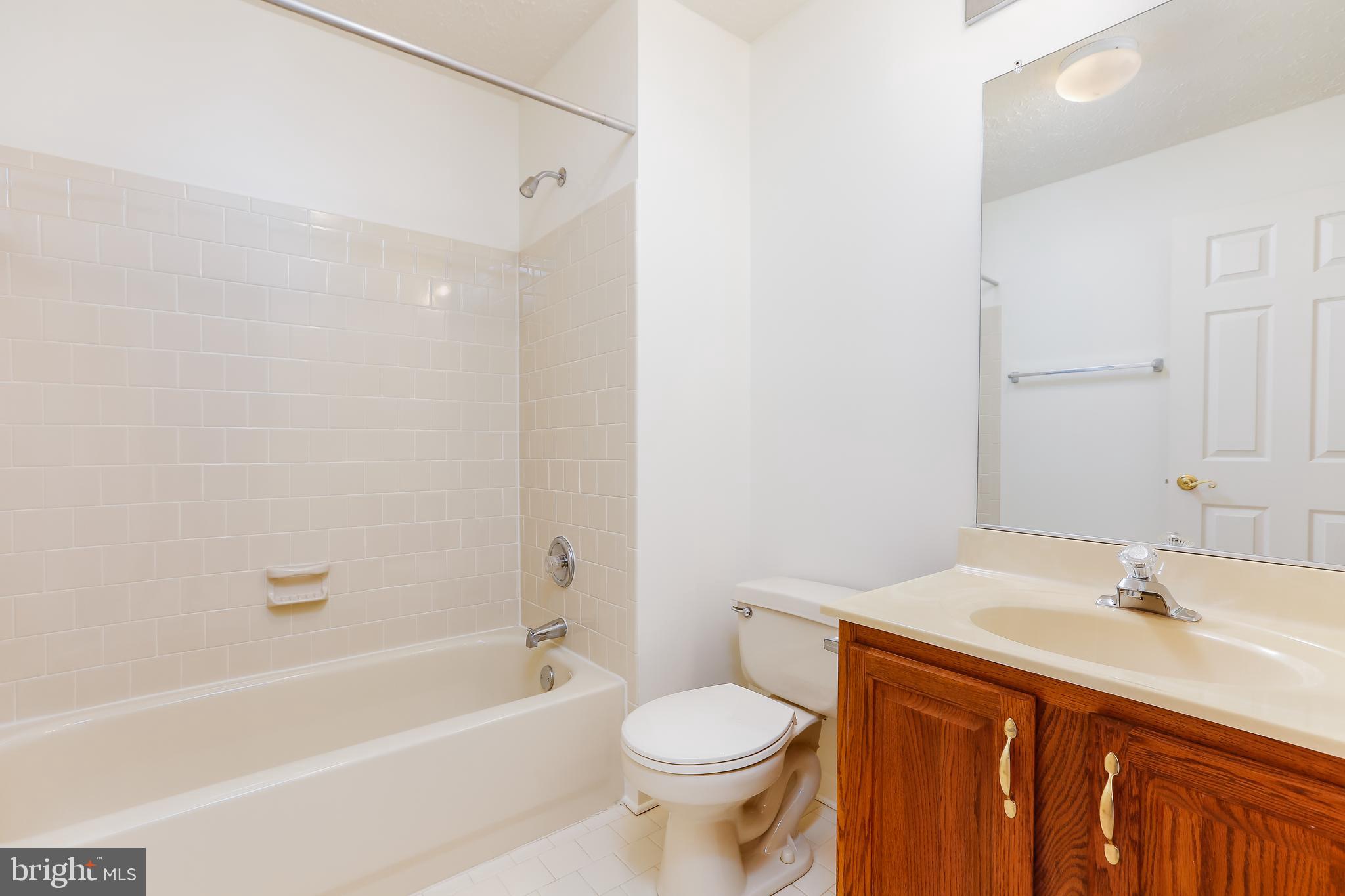 1365 Escapade Court Riva, MD 21140 - Photo 39 of 57 2nd full bath with tub/shower combo