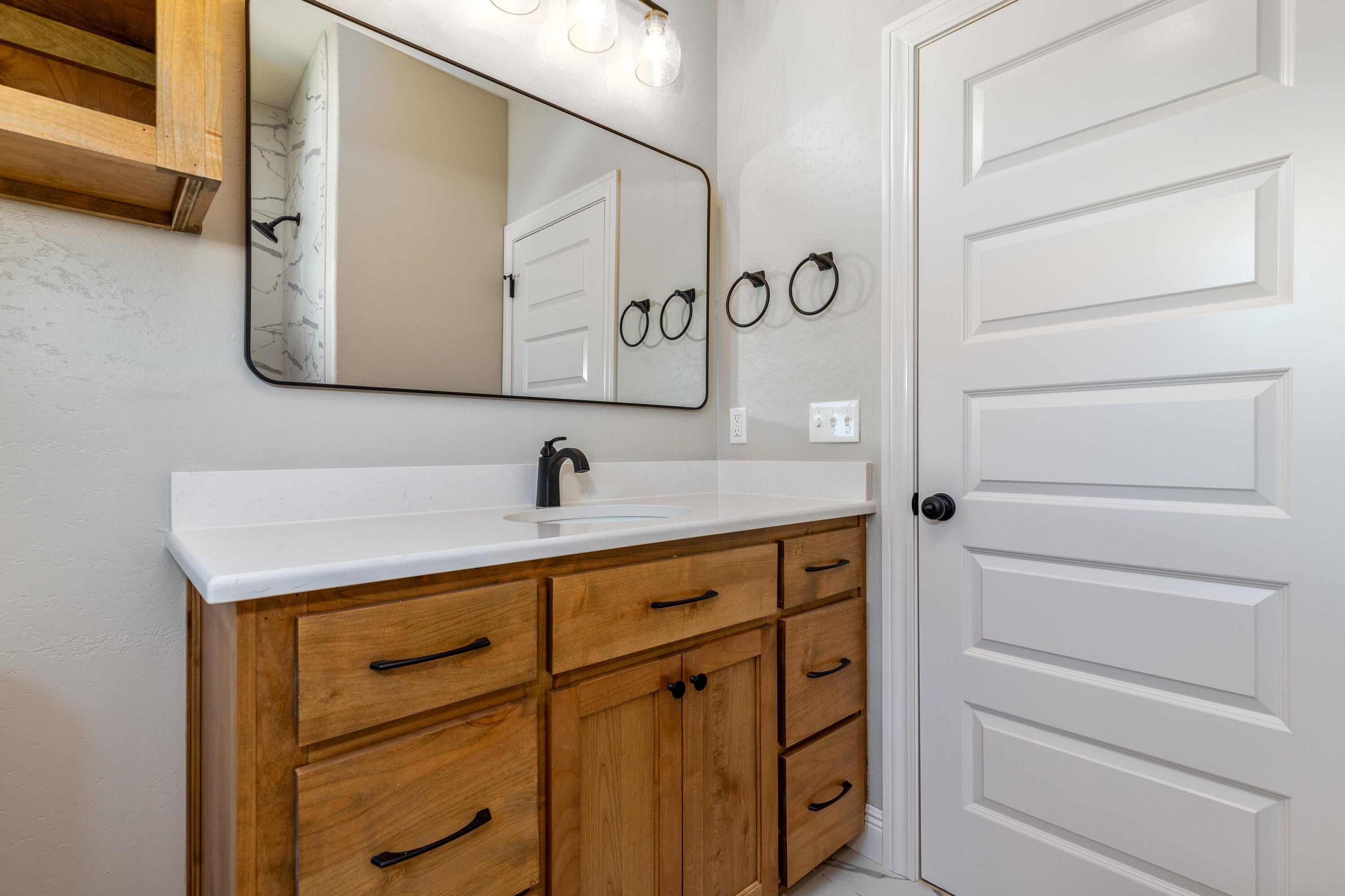 30397 South 567 Road, Unit 80 Afton, OK 74331 - Photo 41 of 68 Second Guest Bath