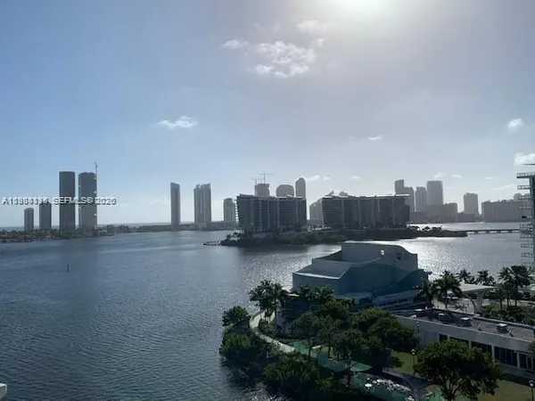 $4,750 | 3330 Northeast 190th Street, Unit 1018, Aventura, FL 33180