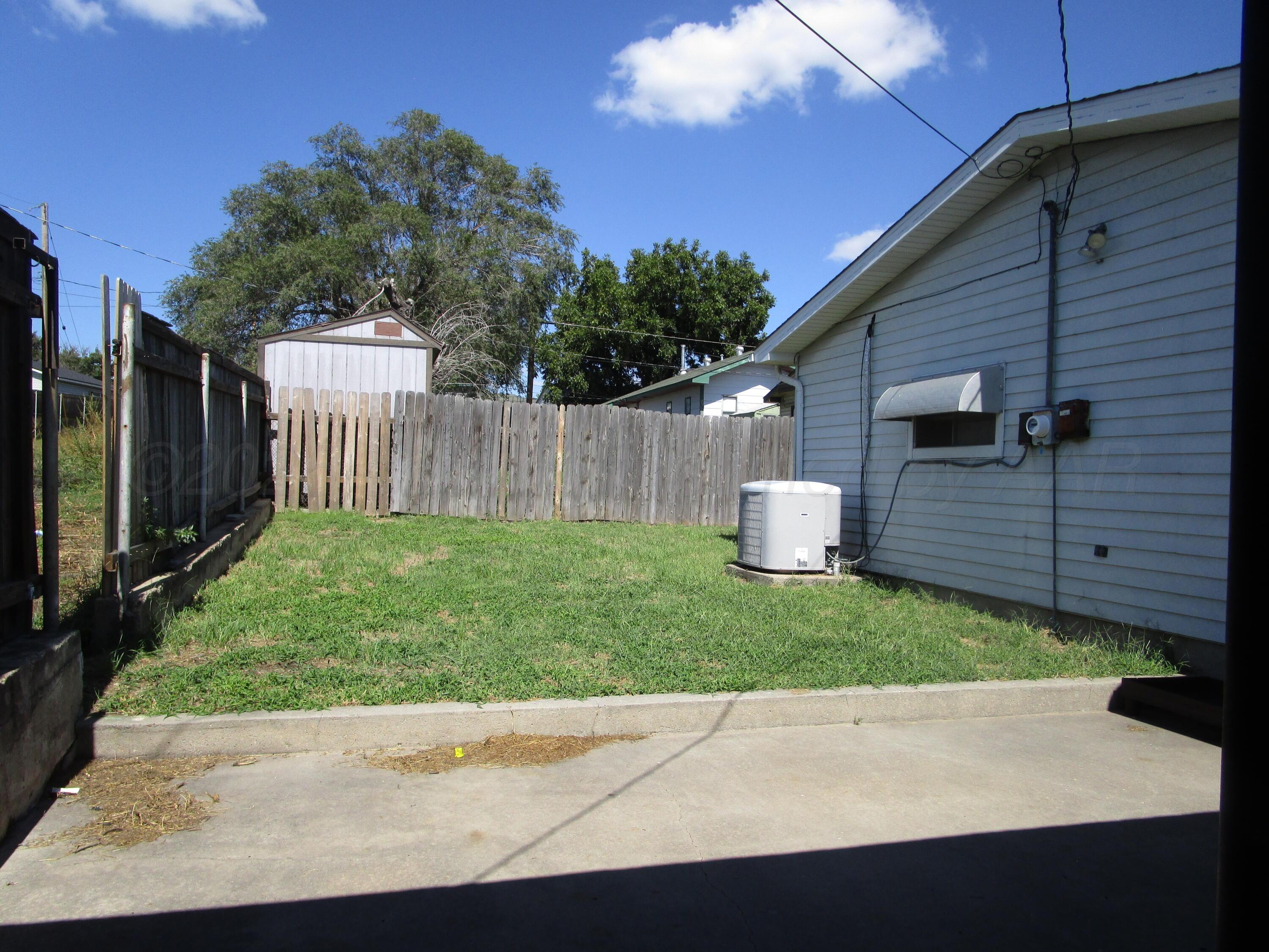 207 Chaparral Street Borger, TX 79007 - Photo 16 of 24 Backyard