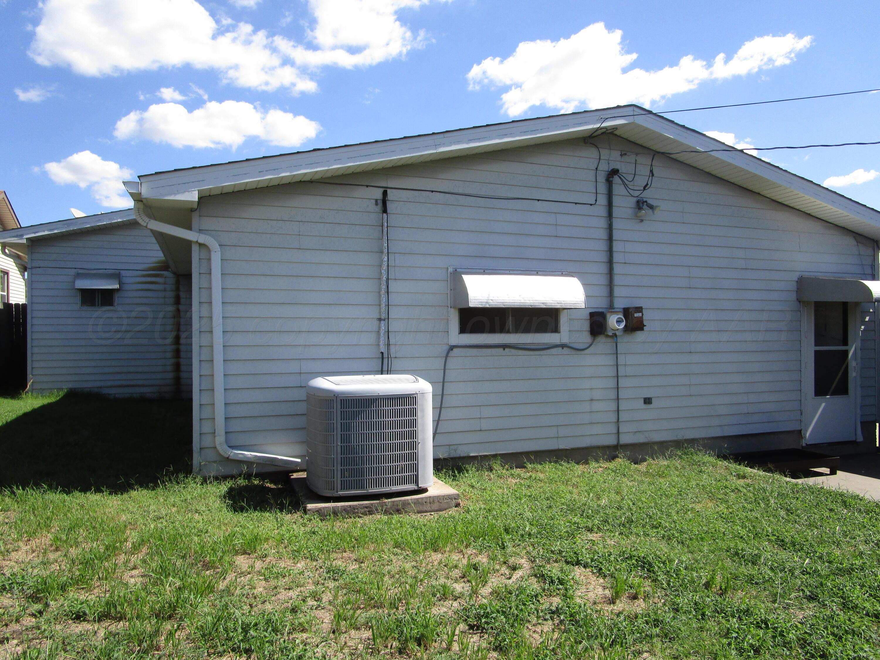 207 Chaparral Street Borger, TX 79007 - Photo 17 of 24 Rear of Home