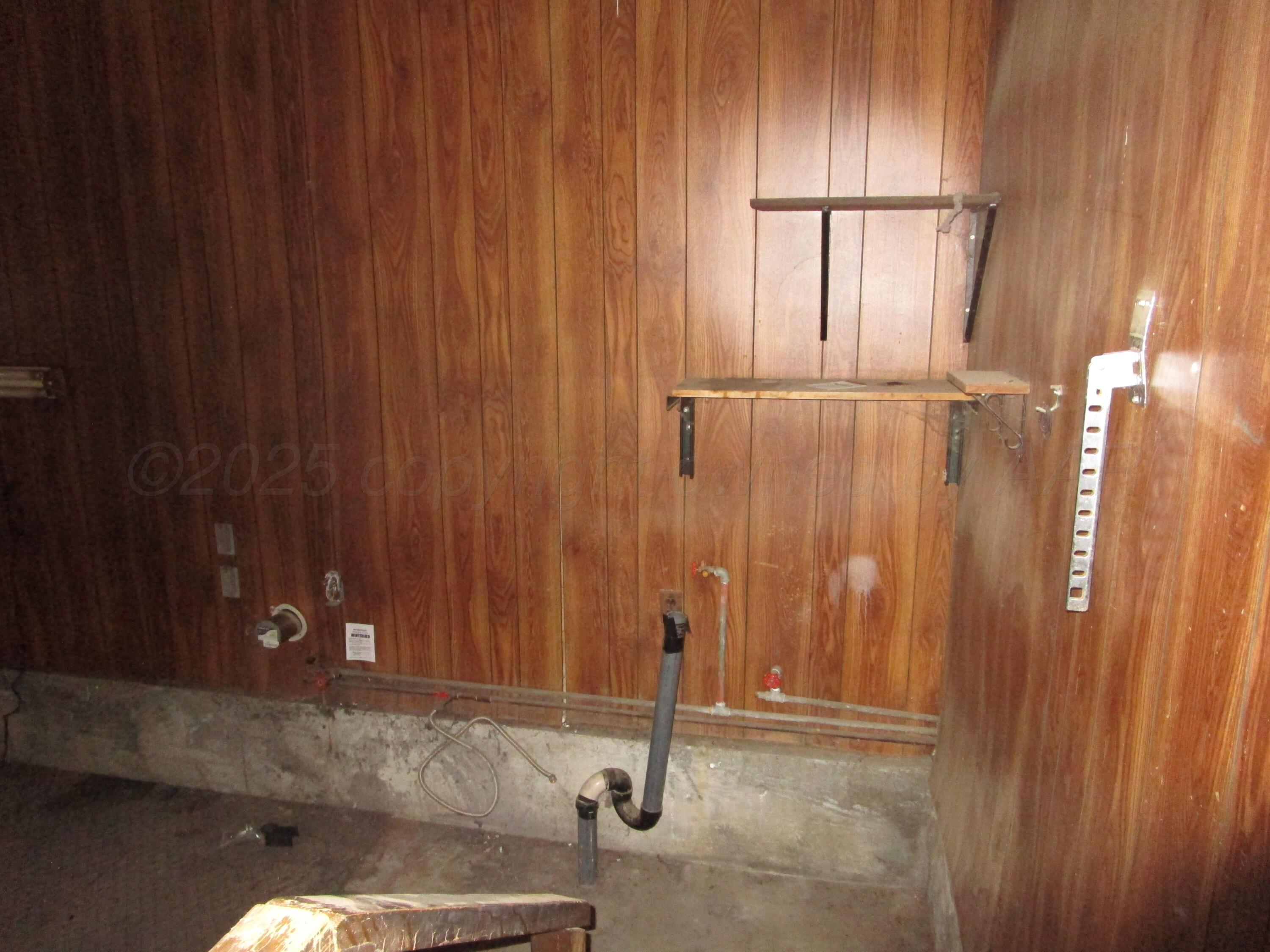 207 Chaparral Street Borger, TX 79007 - Photo 21 of 24 Utility Area in the Garage