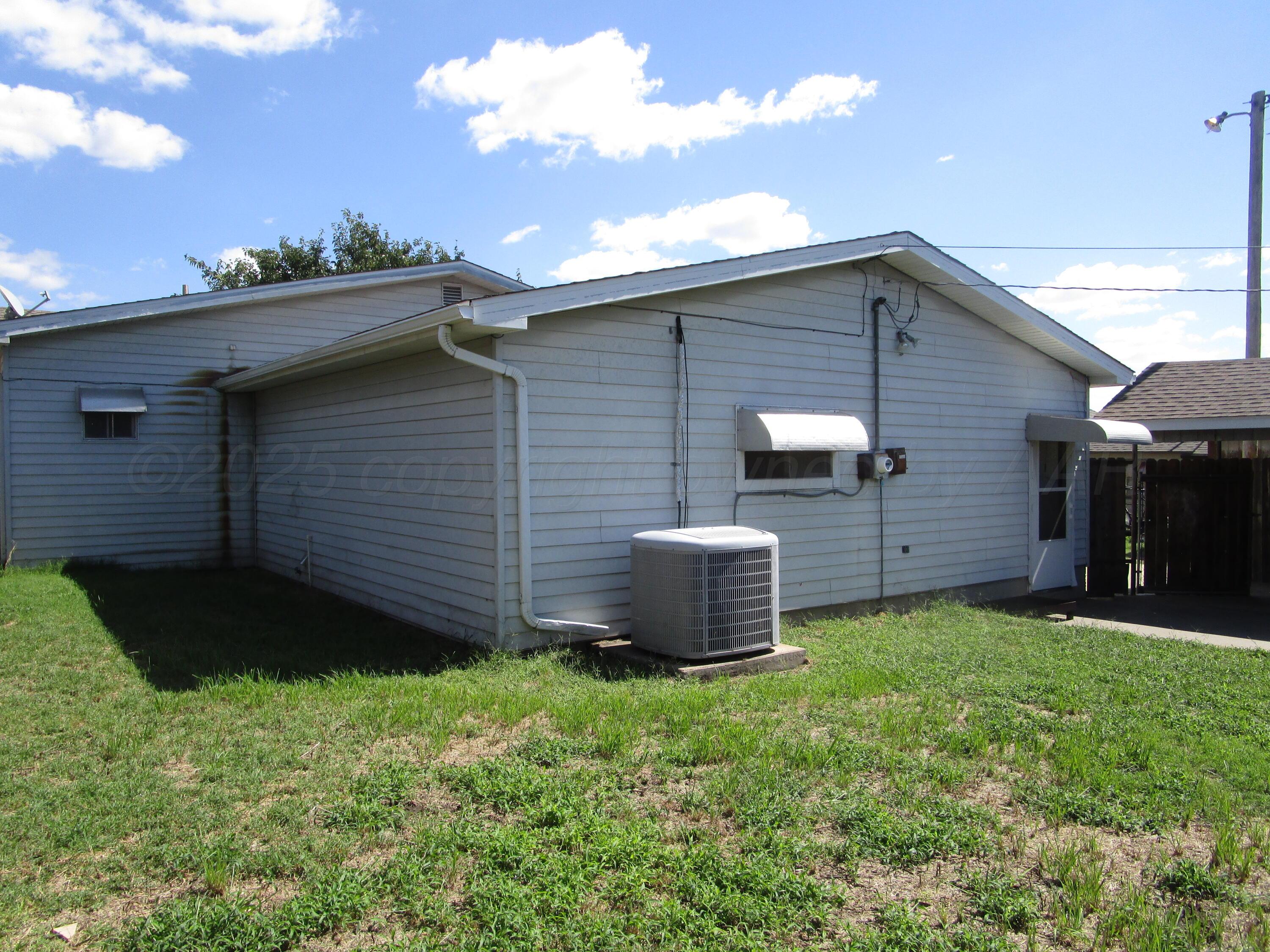 207 Chaparral Street Borger, TX 79007 - Photo 22 of 24 Backyard v2