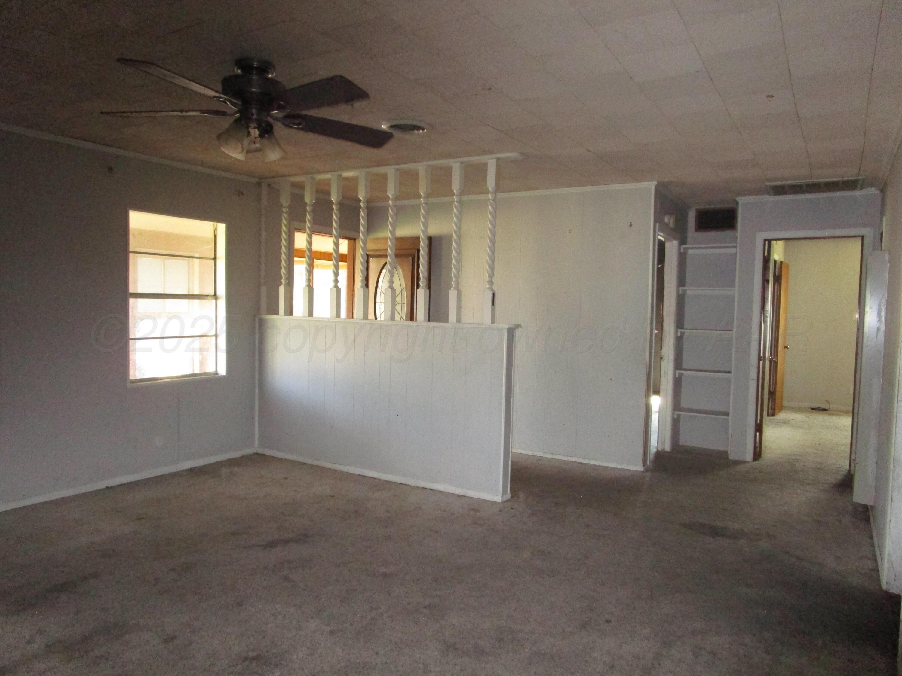 207 Chaparral Street Borger, TX 79007 - Photo 3 of 24 Living Room v2