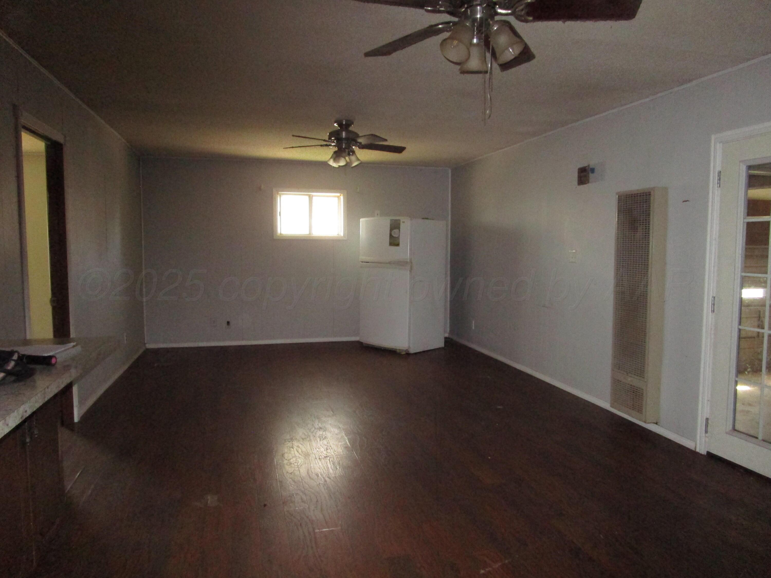 207 Chaparral Street Borger, TX 79007 - Photo 7 of 24 Dining-Den