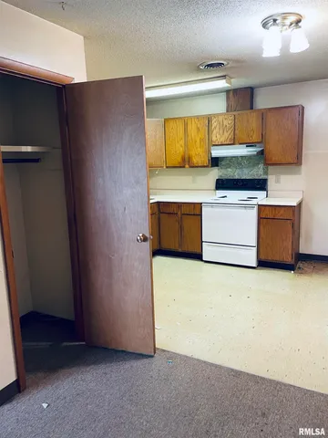 $280,000 | 612 3rd Avenue, Grand Tower, IL 62942