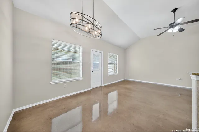 $1,250 | 139 Joanne Cove, New Braunfels, TX 78130