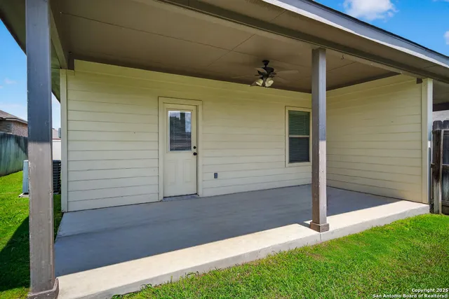 $1,250 | 139 Joanne Cove, New Braunfels, TX 78130