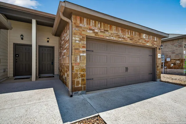 $1,250 | 139 Joanne Cove, New Braunfels, TX 78130