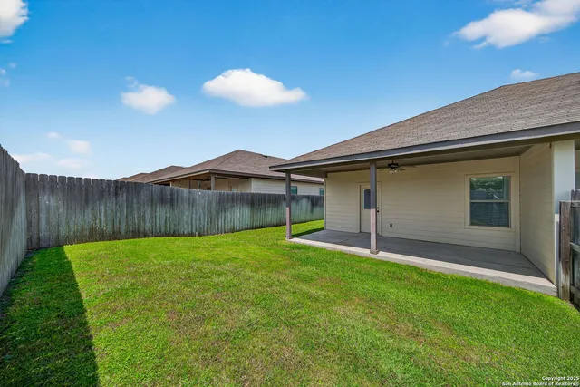$1,250 | 139 Joanne Cove, New Braunfels, TX 78130