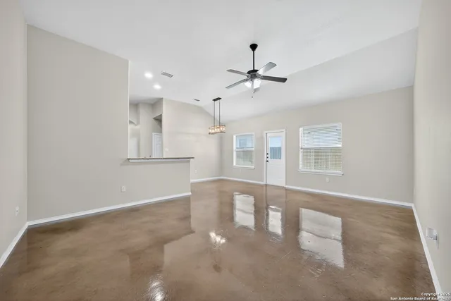 $1,250 | 139 Joanne Cove, New Braunfels, TX 78130