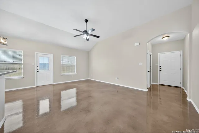 $1,250 | 139 Joanne Cove, New Braunfels, TX 78130